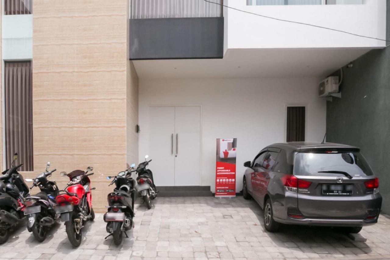 Hostel Reddoorz Syariah Near Lapangan Pancasila Simpang Lima Semarang Exterior foto